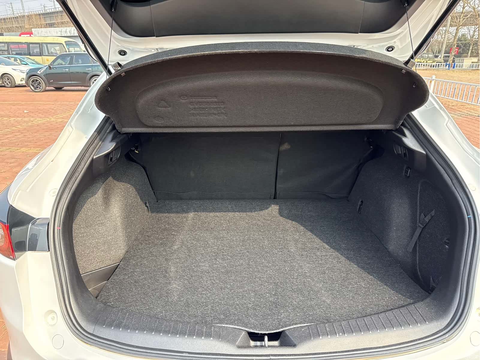 Mazda CX-4, 2023 11