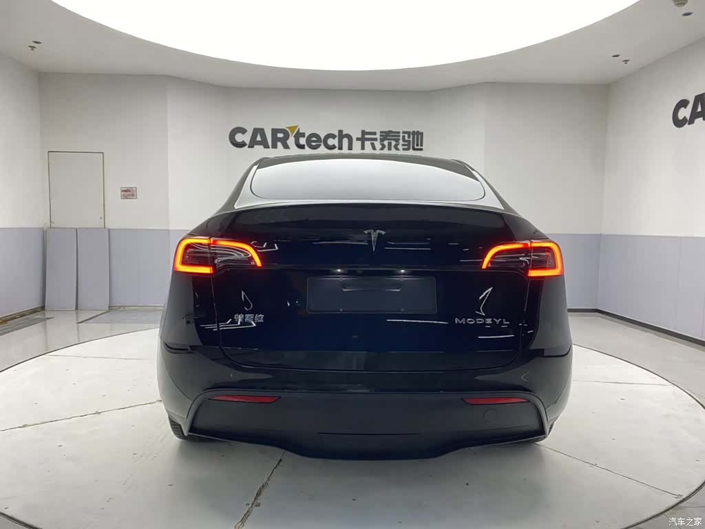 Tesla Model Y, 2024 6
