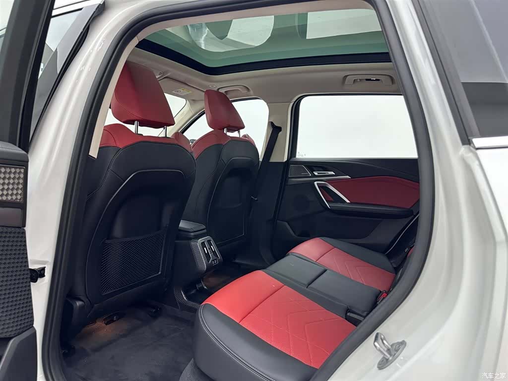 BMW iX1, 2024 21