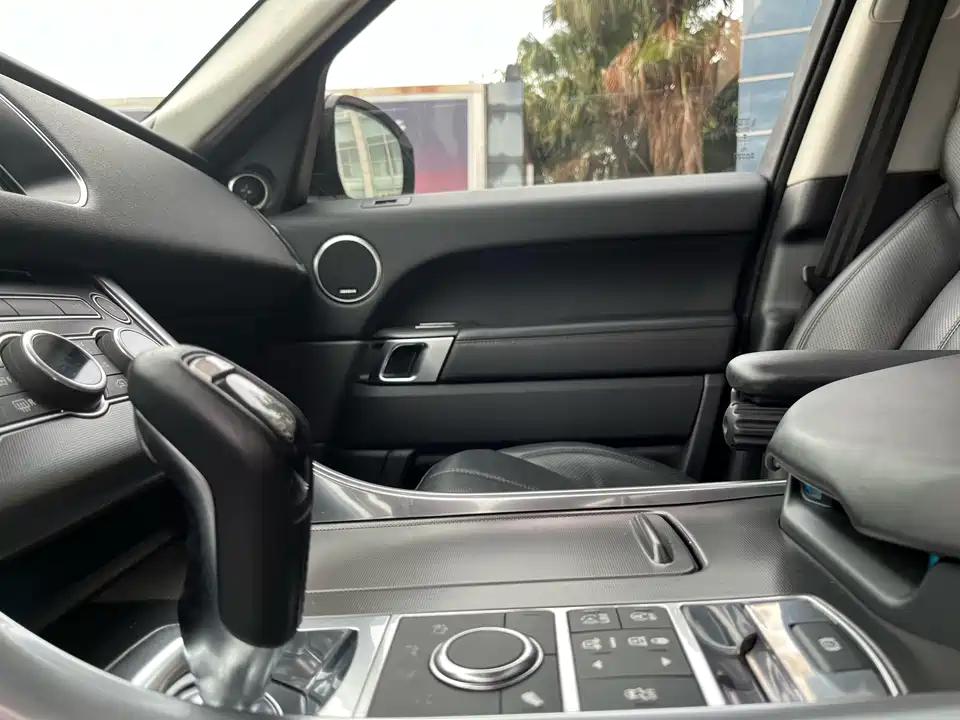Land Rover Range Rover Sport Land Rover Range Rover Sport