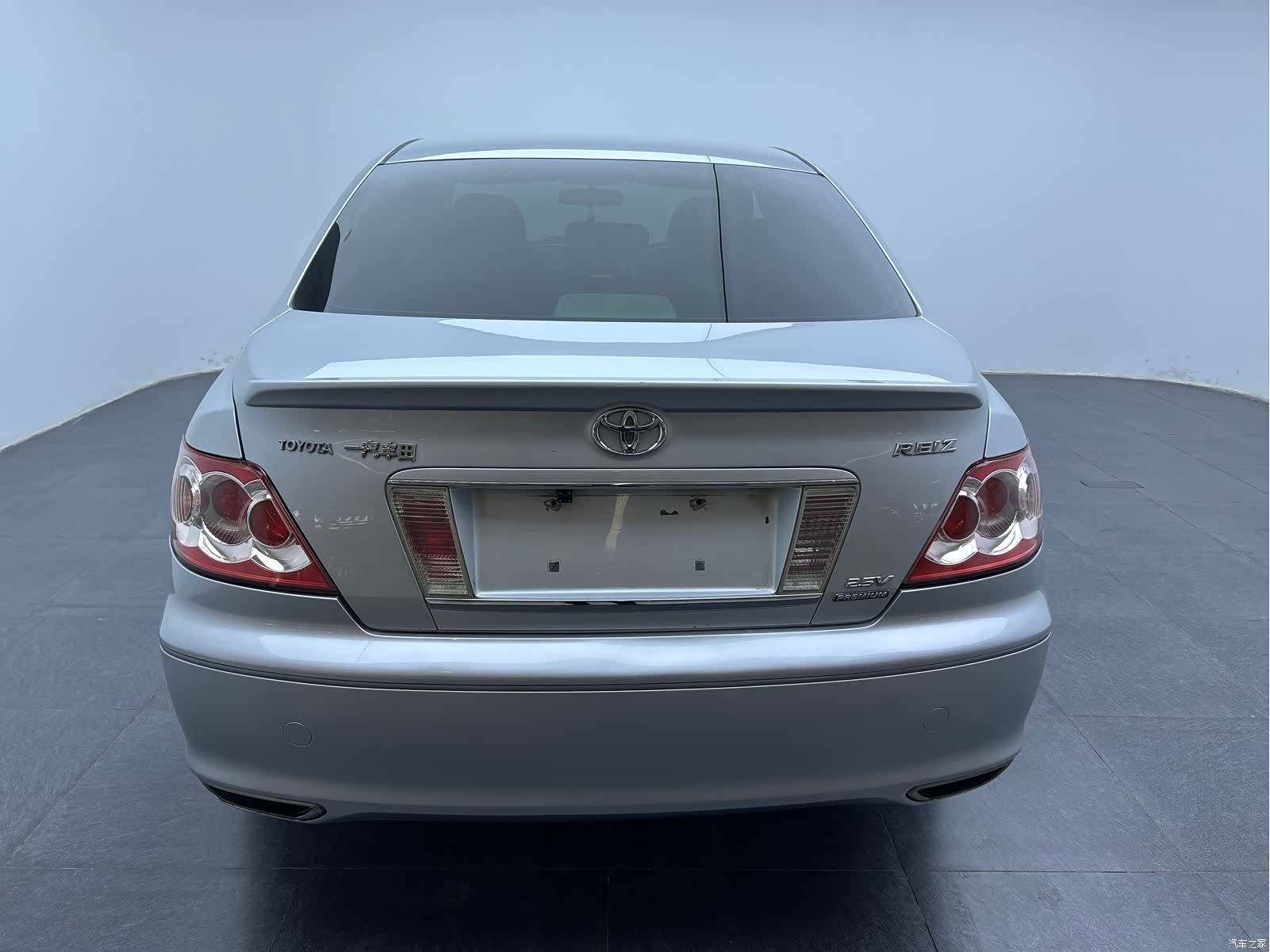 Toyota 2.5S, 2009 10
