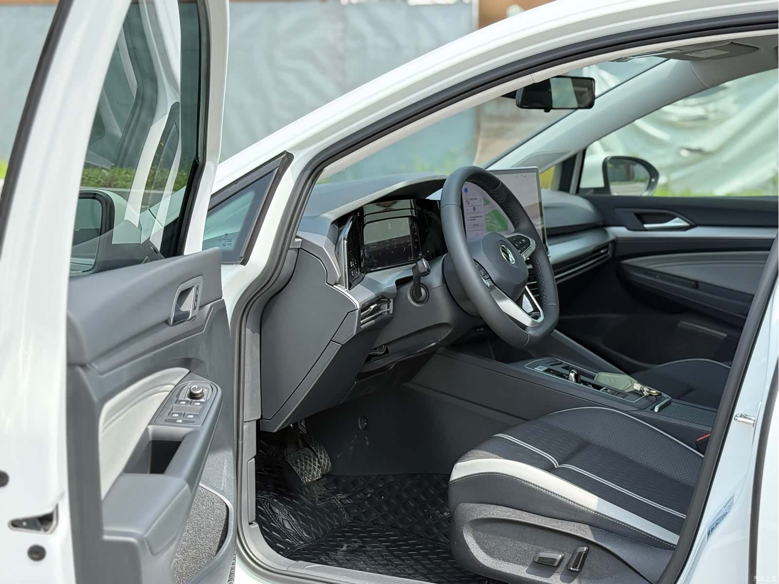 Volkswagen Golf, 2025 20