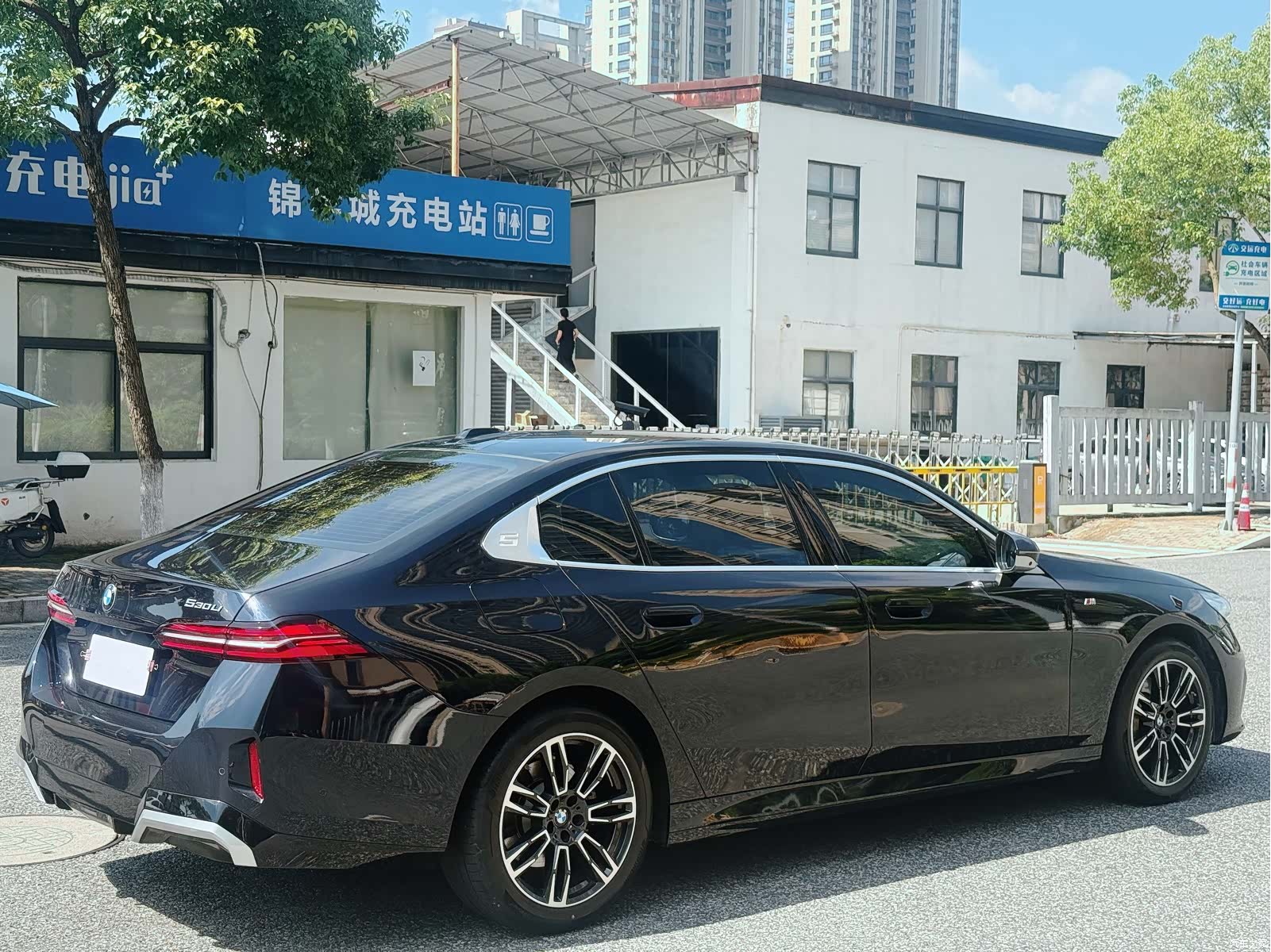 BMW 5 Series, 2024 7