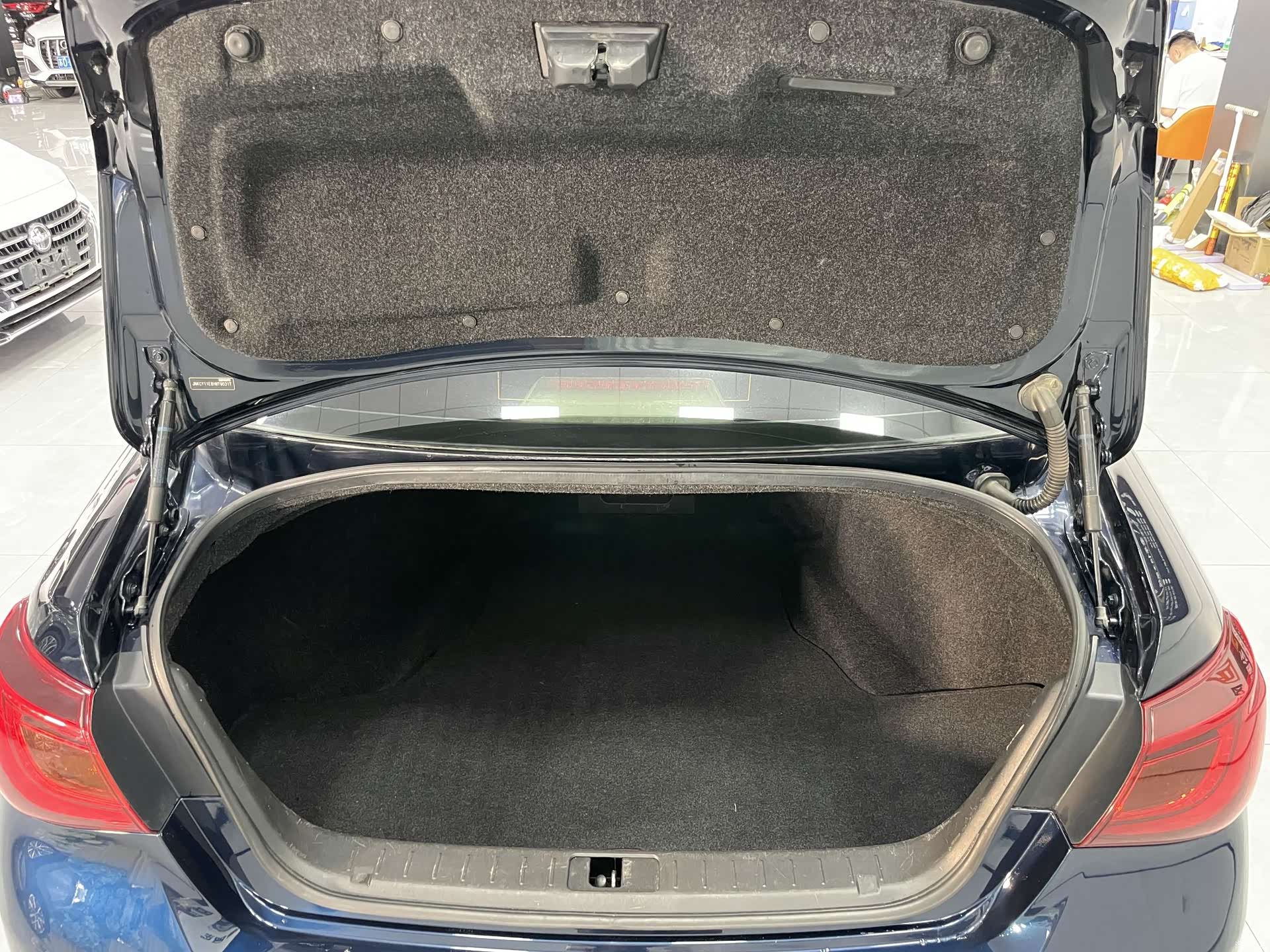 Infiniti Q70, 2017 15
