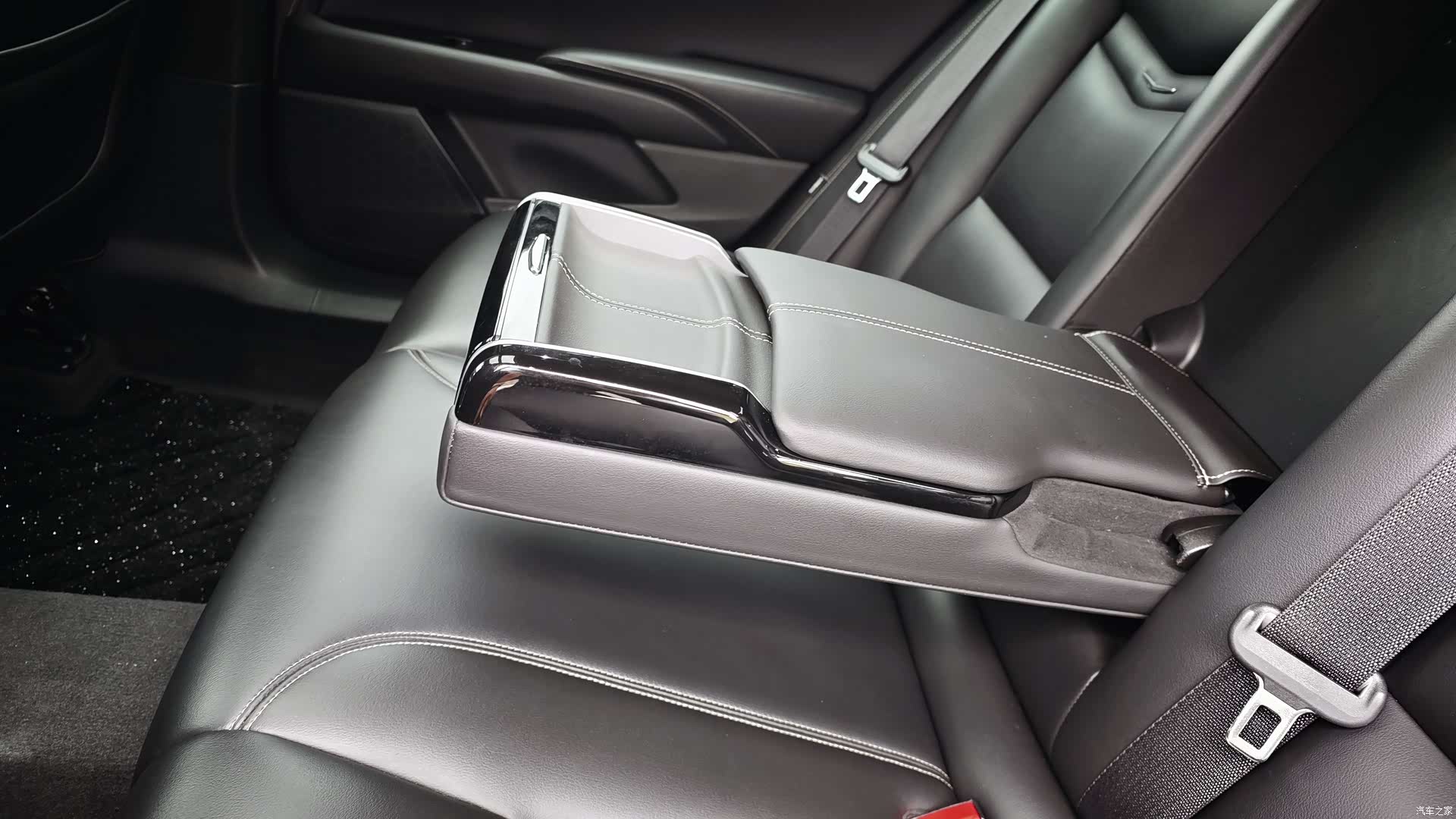 Cadillac XTS, 2018 29