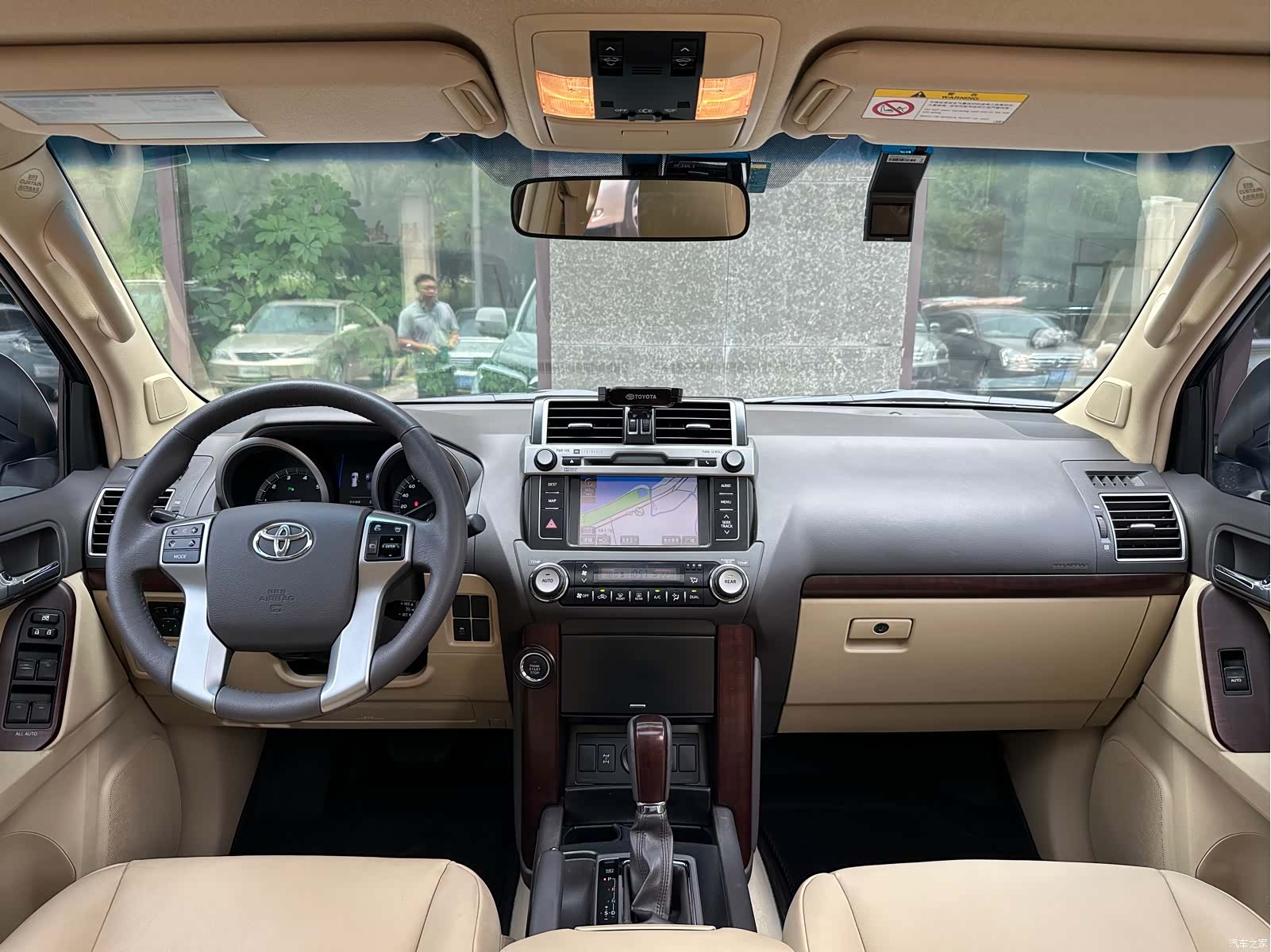 Toyota Prado, 2015 12