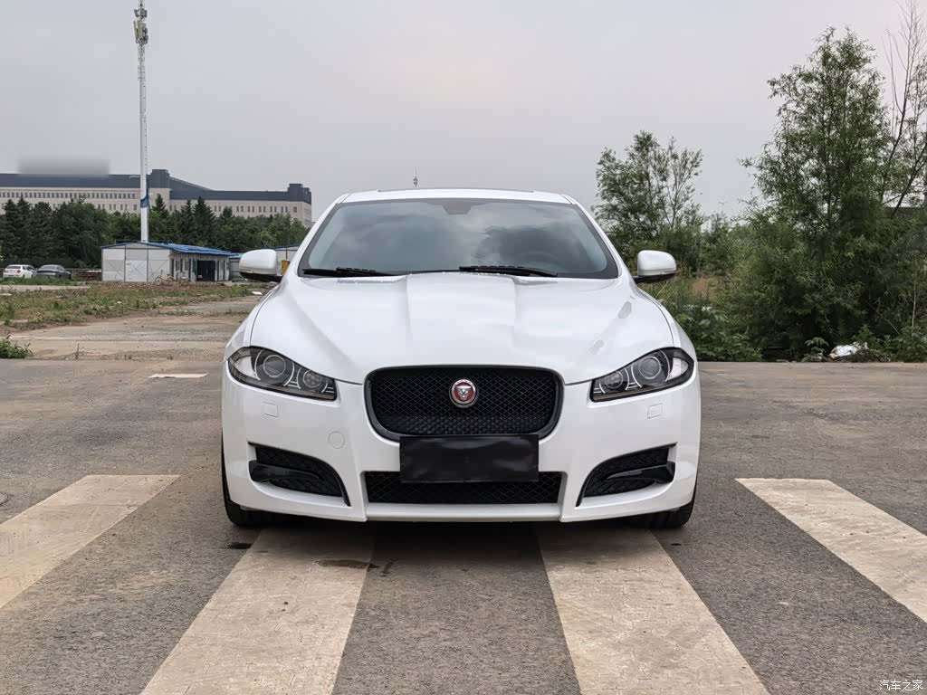 Jaguar XF, 2014 4