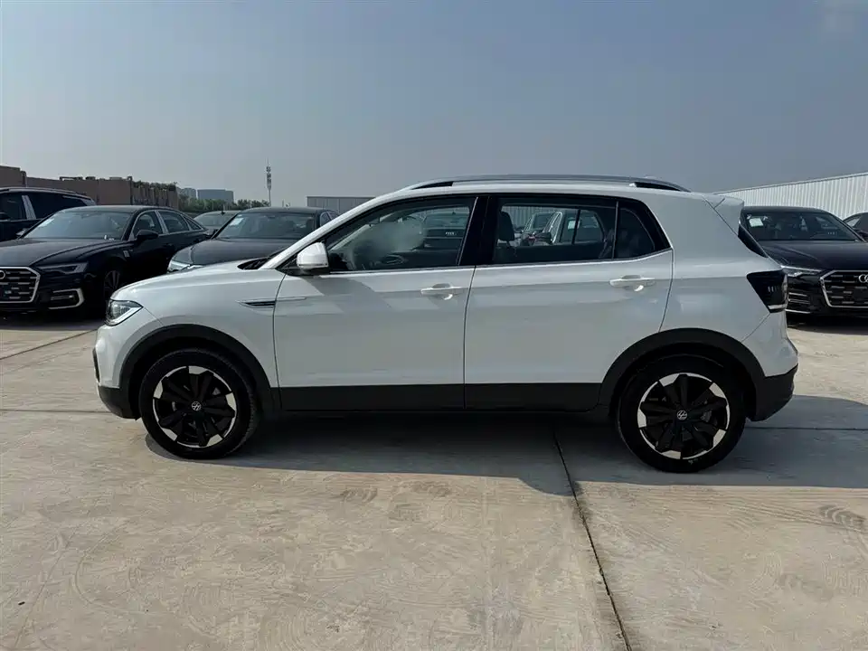 Volkswagen Exploring the shadow