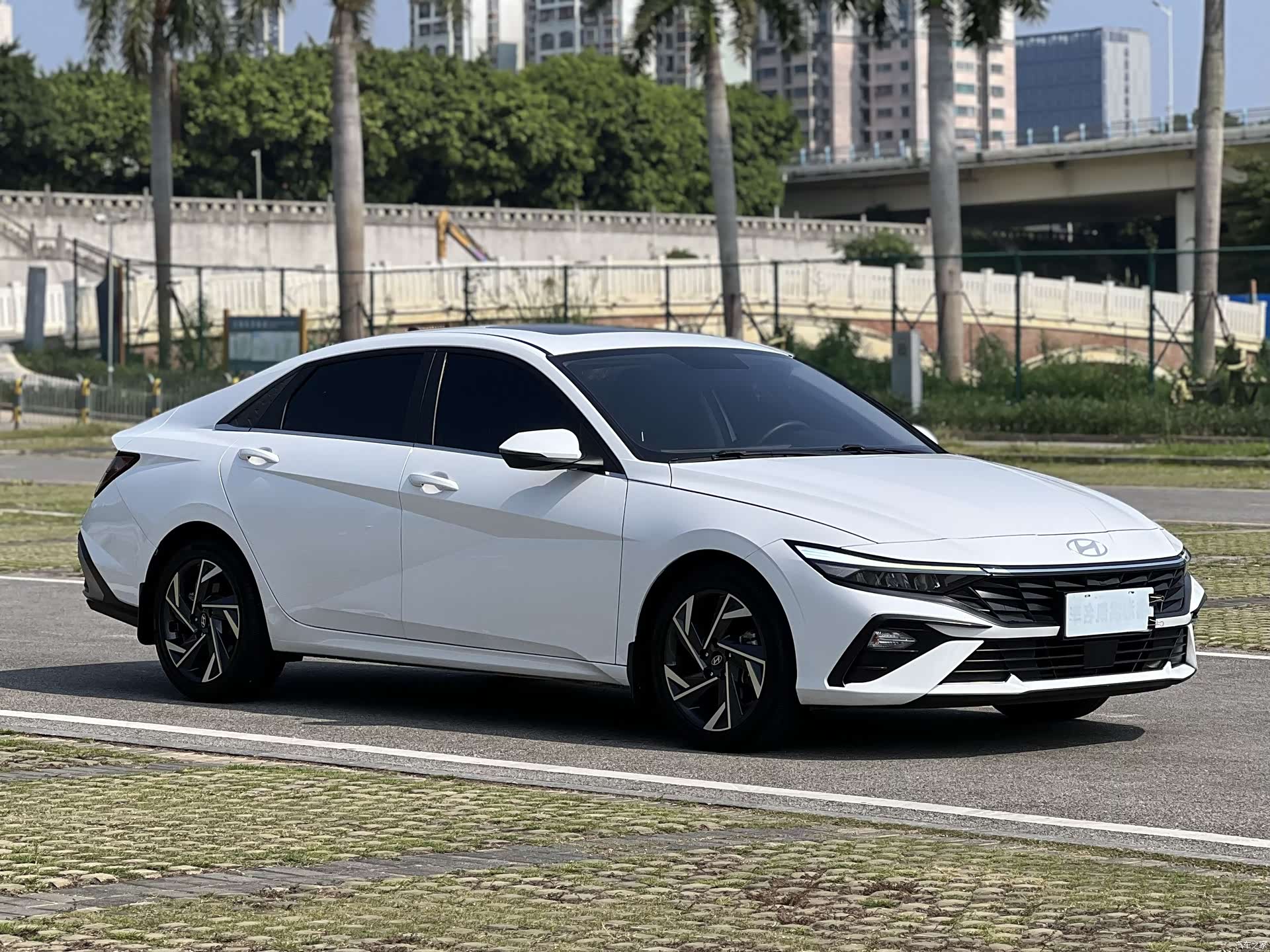 Hyundai Elantra, 2024 4
