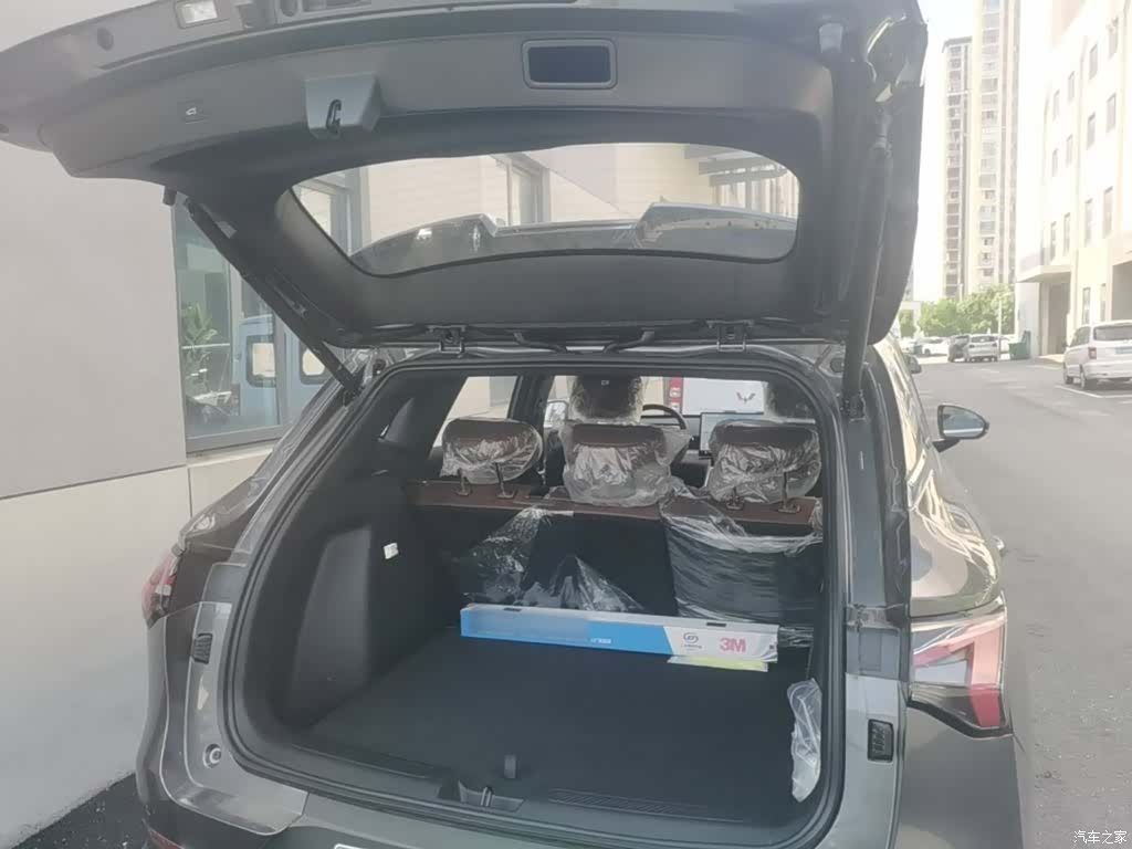 Wuling Starlight, 2025 19