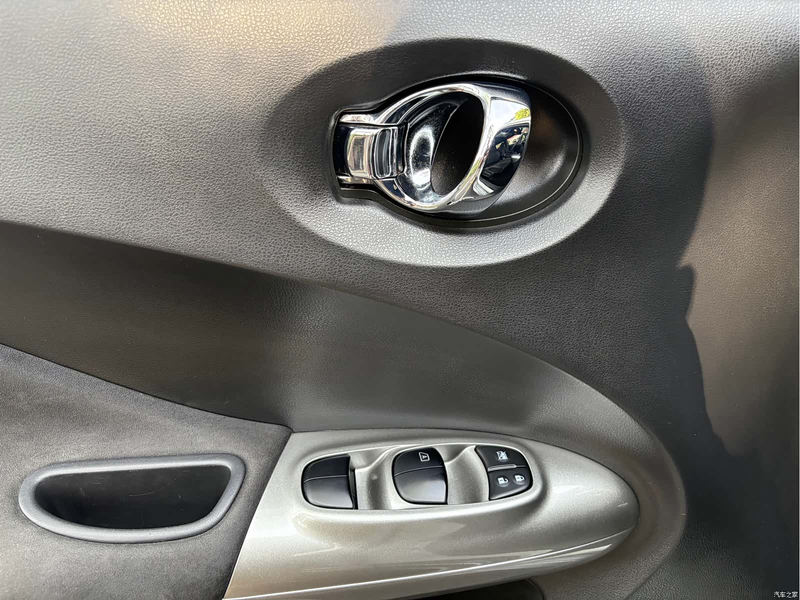Infiniti ESQ, 2019 6