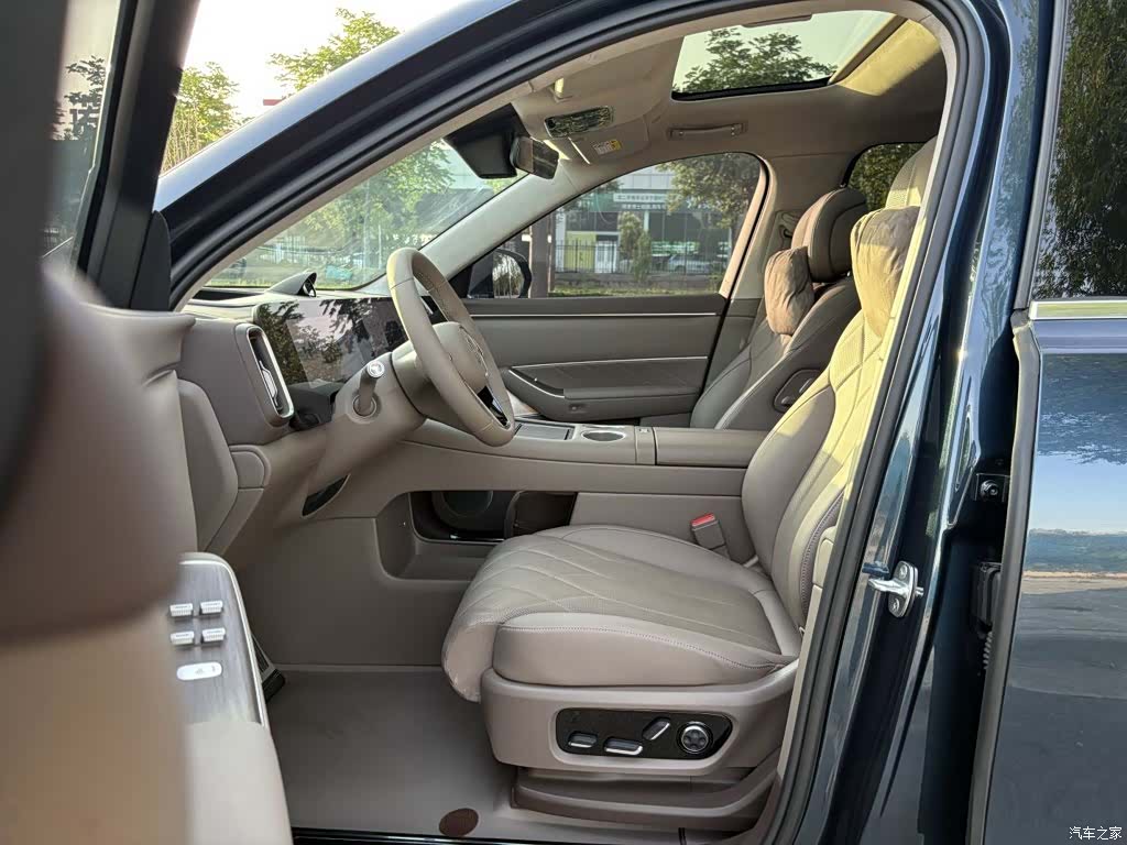 AITO M8, 2025 17