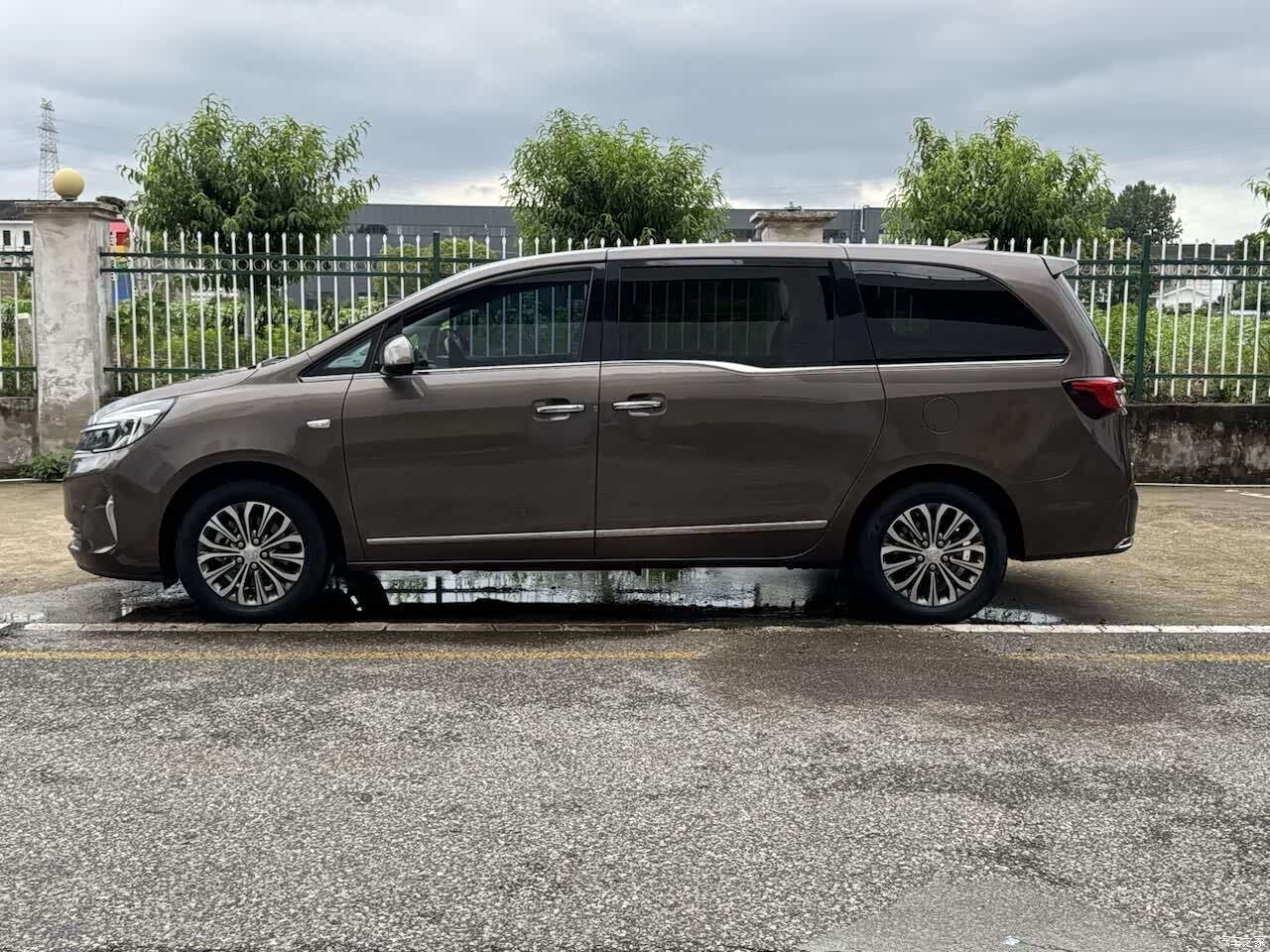 Buick GL8, 2022 3
