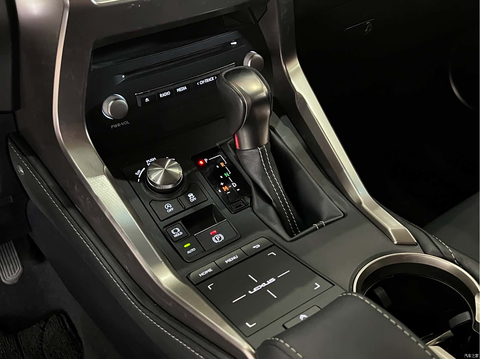 Lexus NX, 2018 12