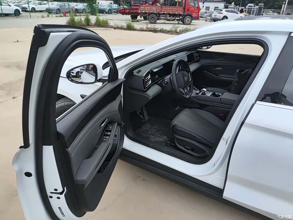 BYD Qin, 2025 все фото