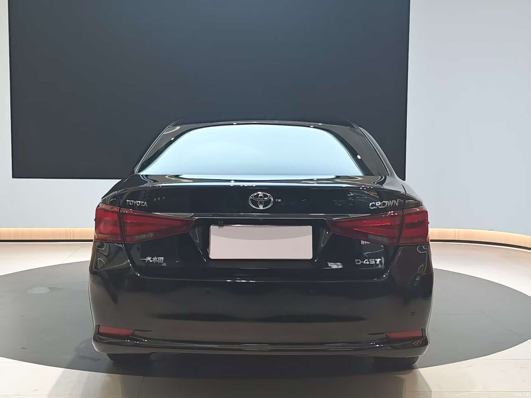 Toyota Crown, 2017 6