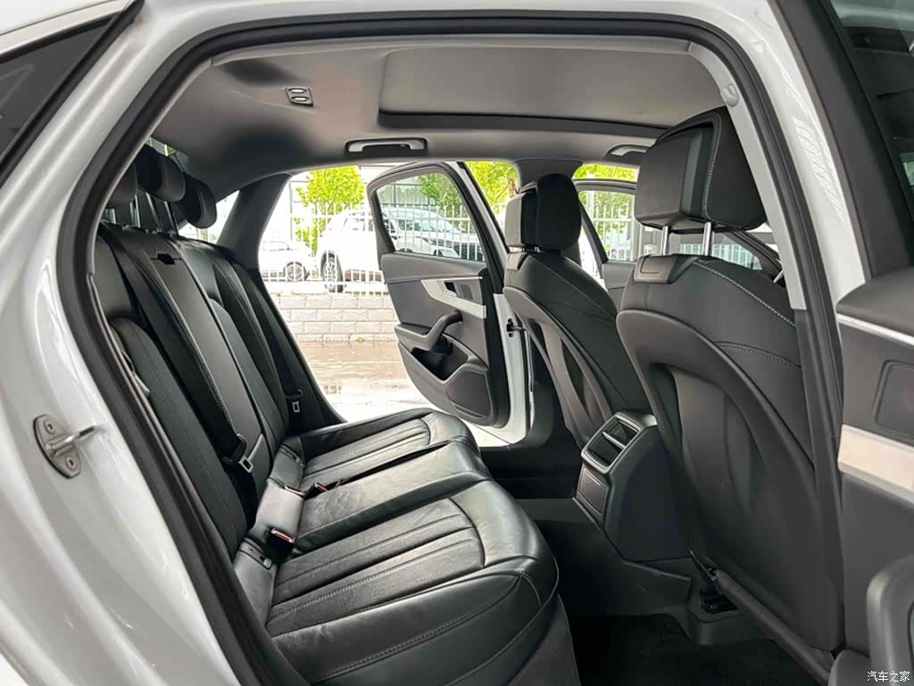 Audi A4L, 2022 18