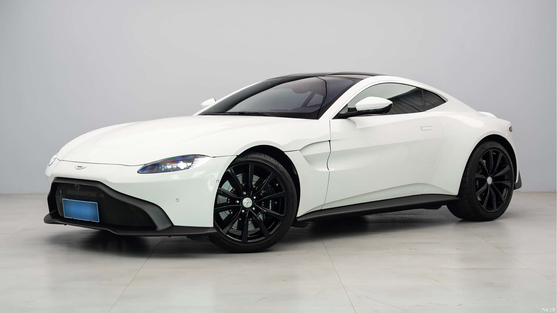 Aston Martin Vantage, 2022 2