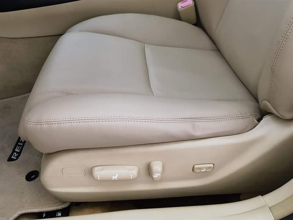 Toyota Reiz Toyota Reiz