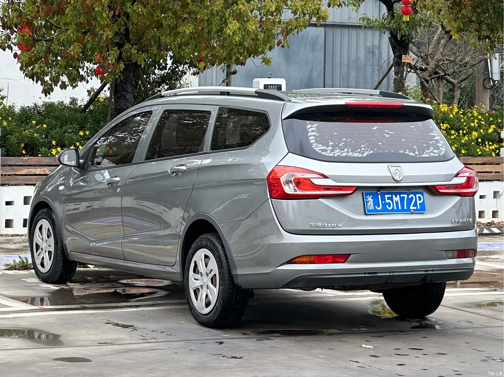 Wuling 310W, 2019 6