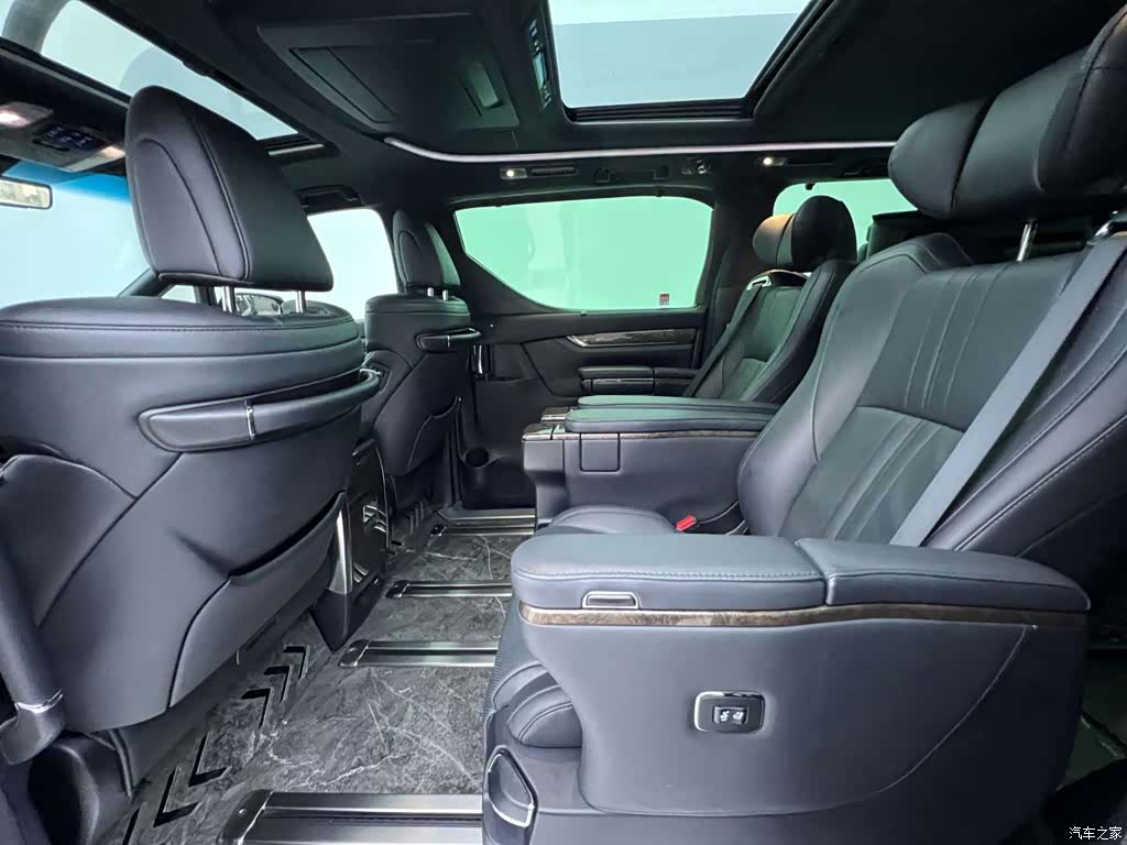 Toyota Vellfire, 2023 15
