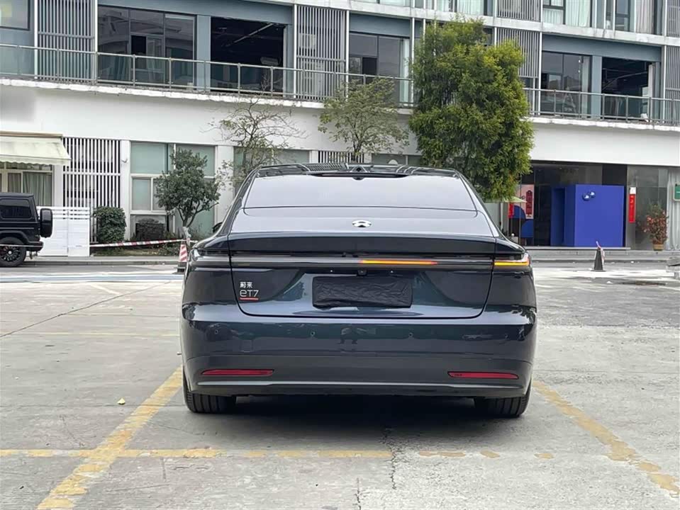 NIO ET7