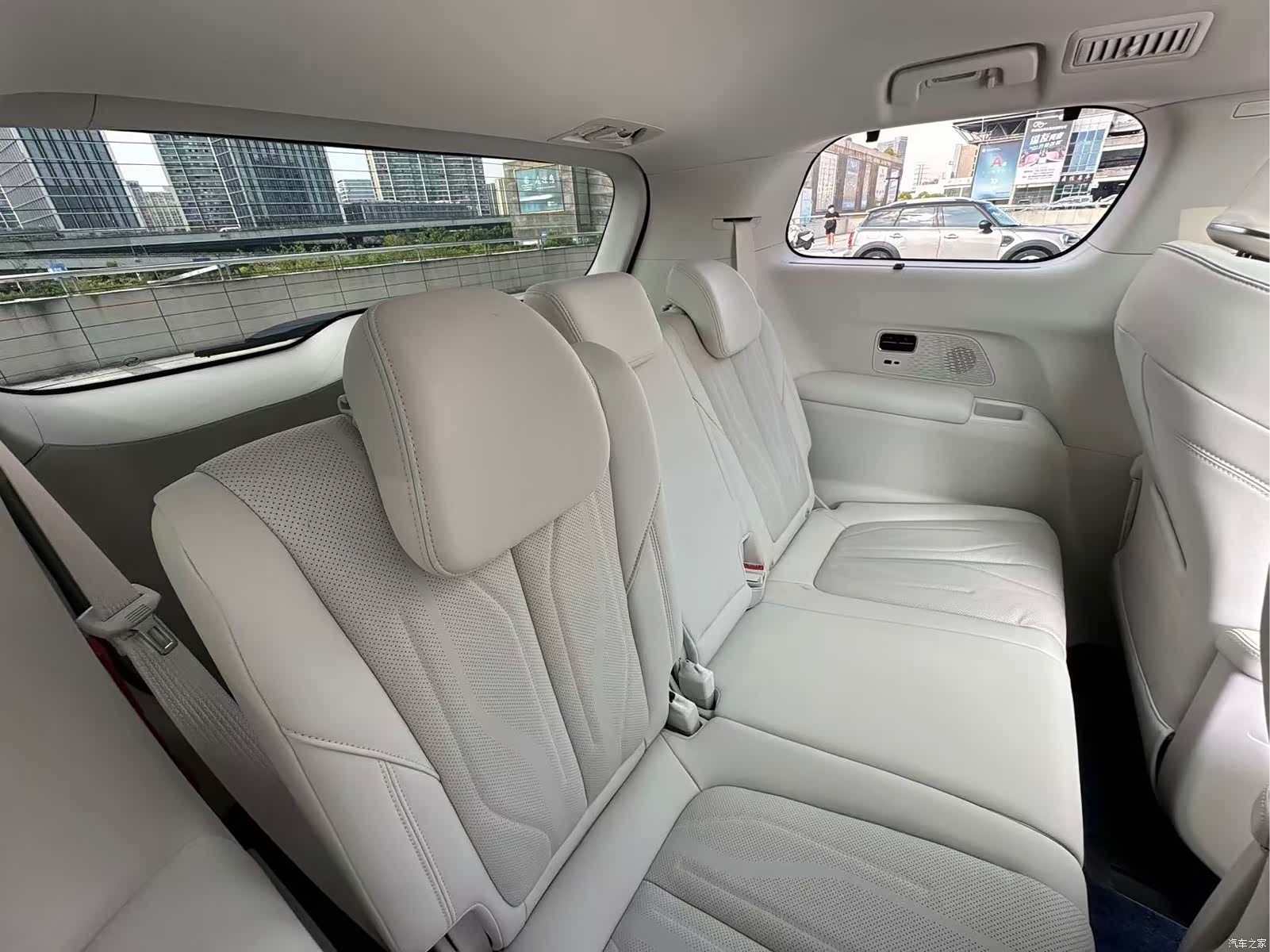 Buick GL8, 2025 9