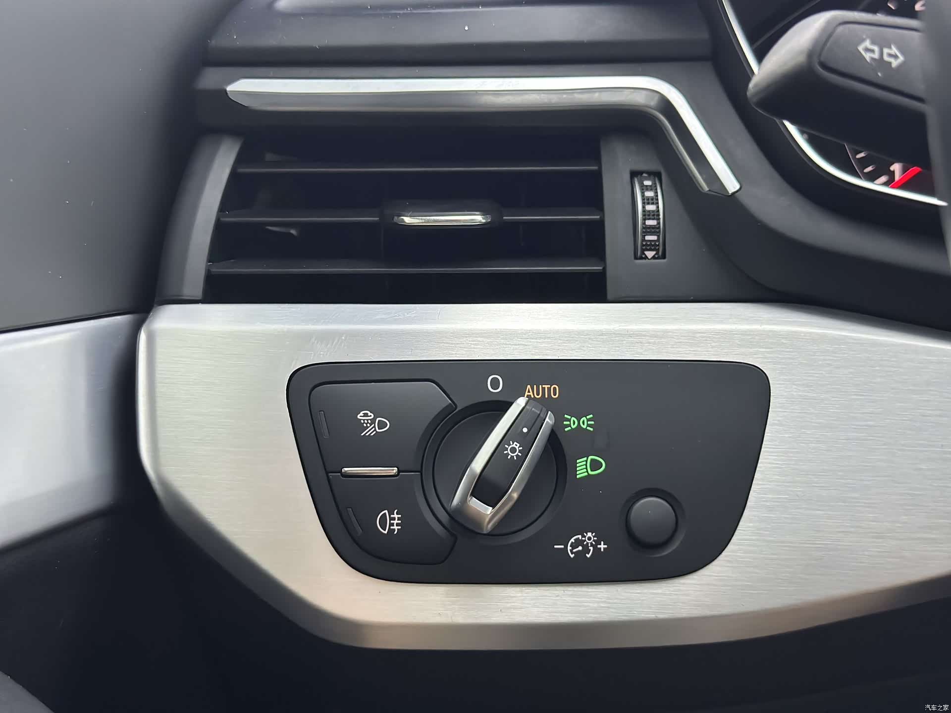 Audi A4L, 2019 12