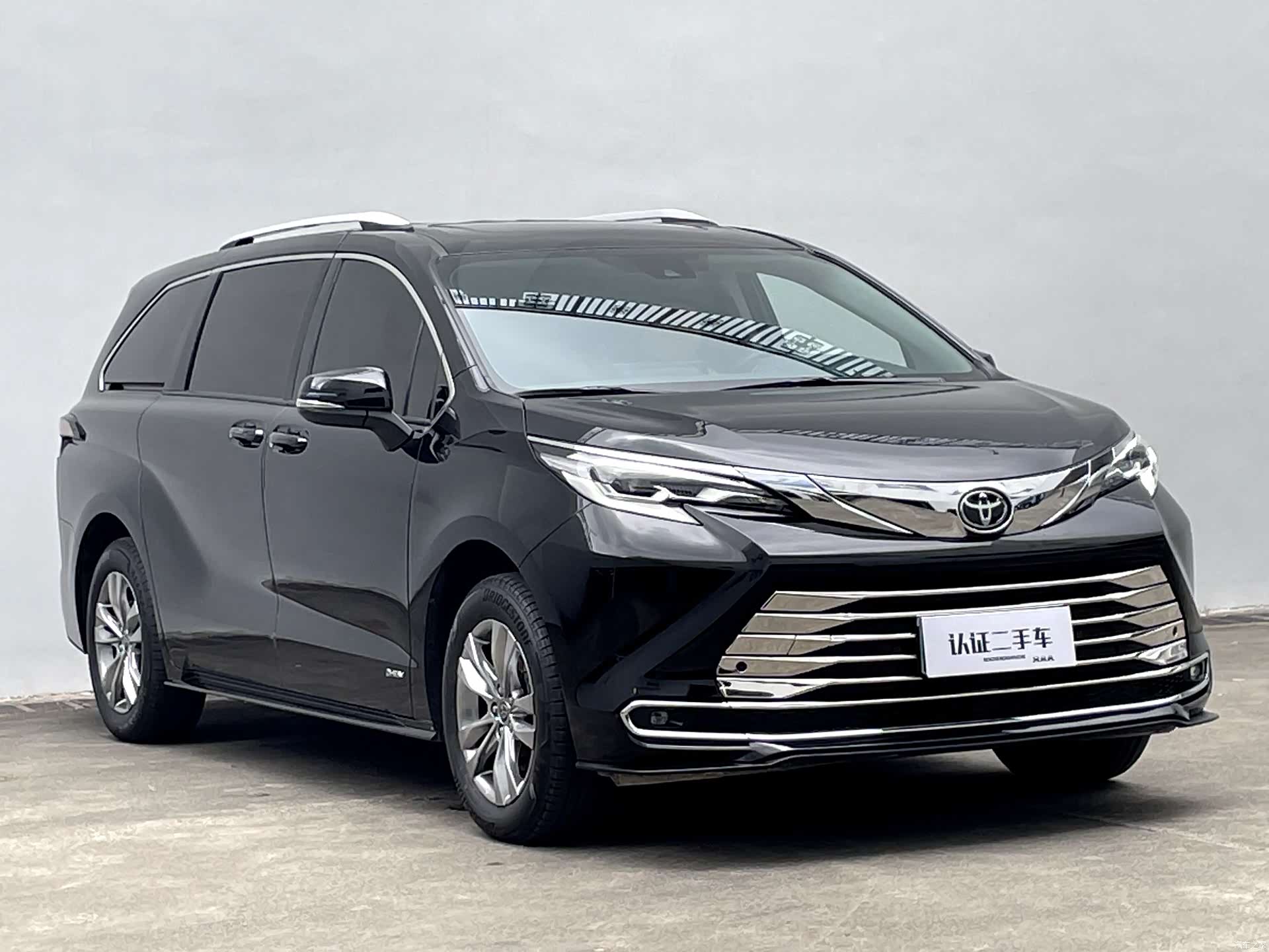 Toyota Sienna, 2025 4