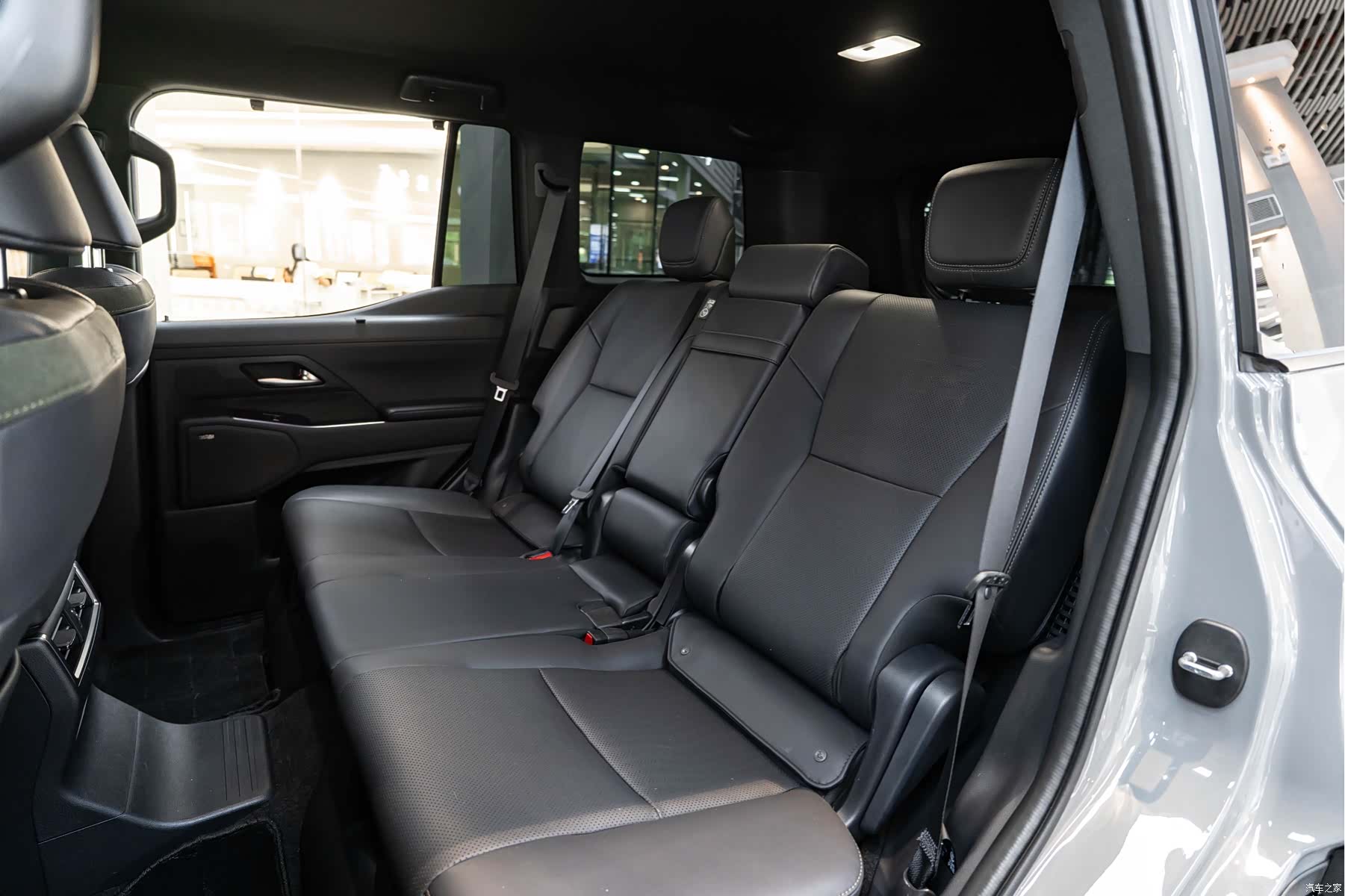 Lexus GX, 2025 12