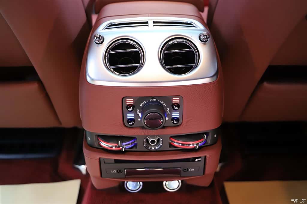 Rolls-Royce Ghost, 2015 15