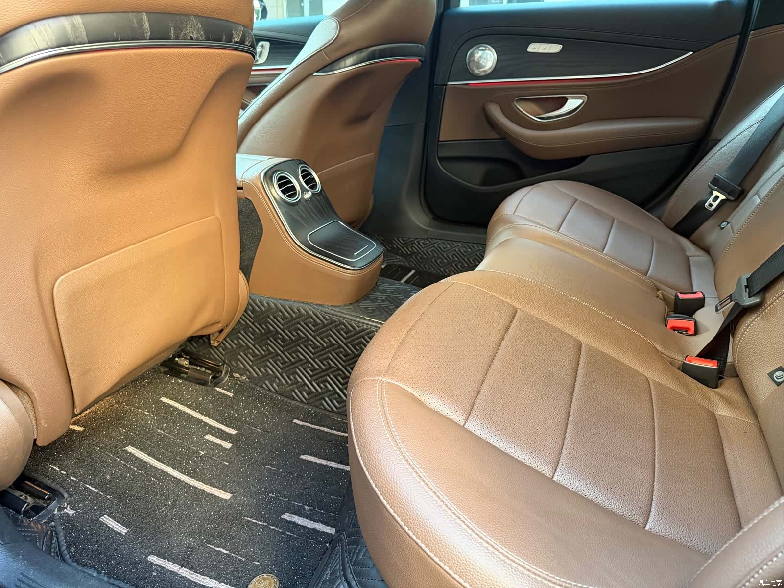 Mercedes-Benz E-Class, 2022 17