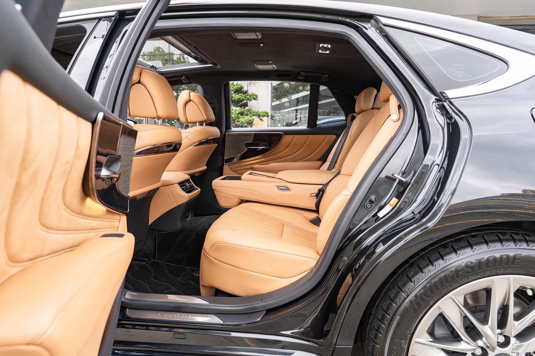 Lexus LS, 2021 10