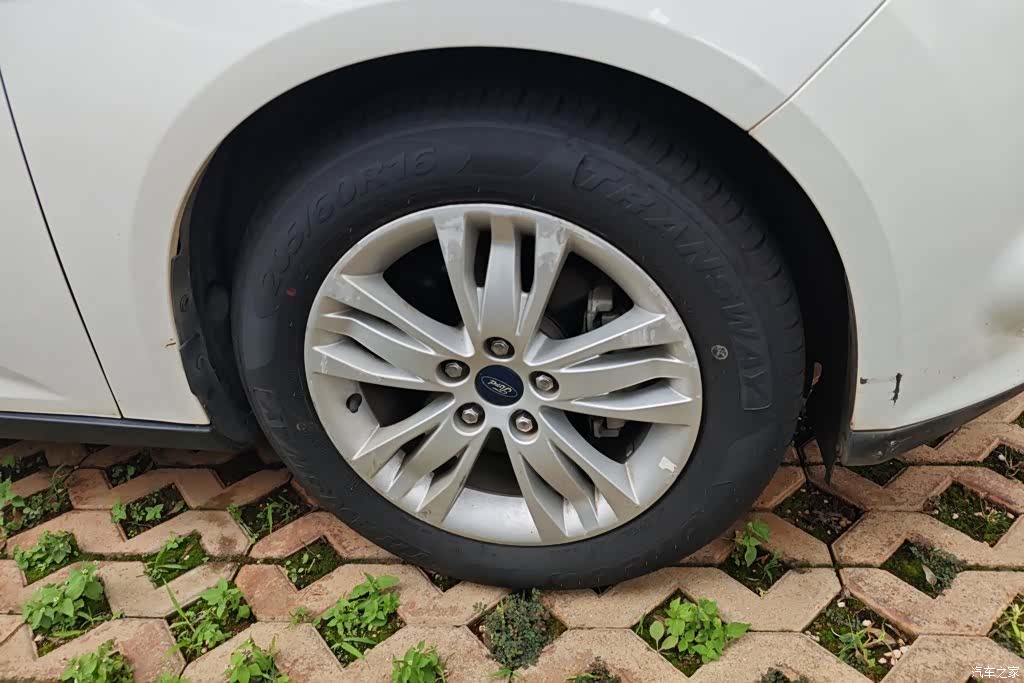 Ford Focus, 2014 6