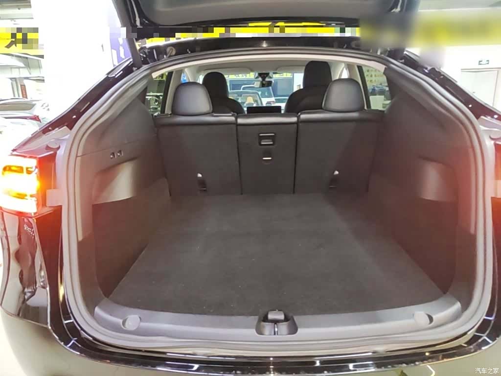 Tesla Model Y, 2022 19