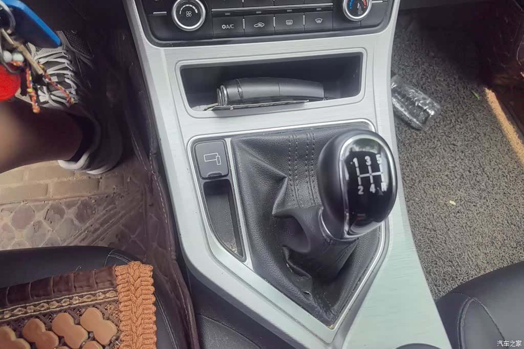 Geely V, 2020 16