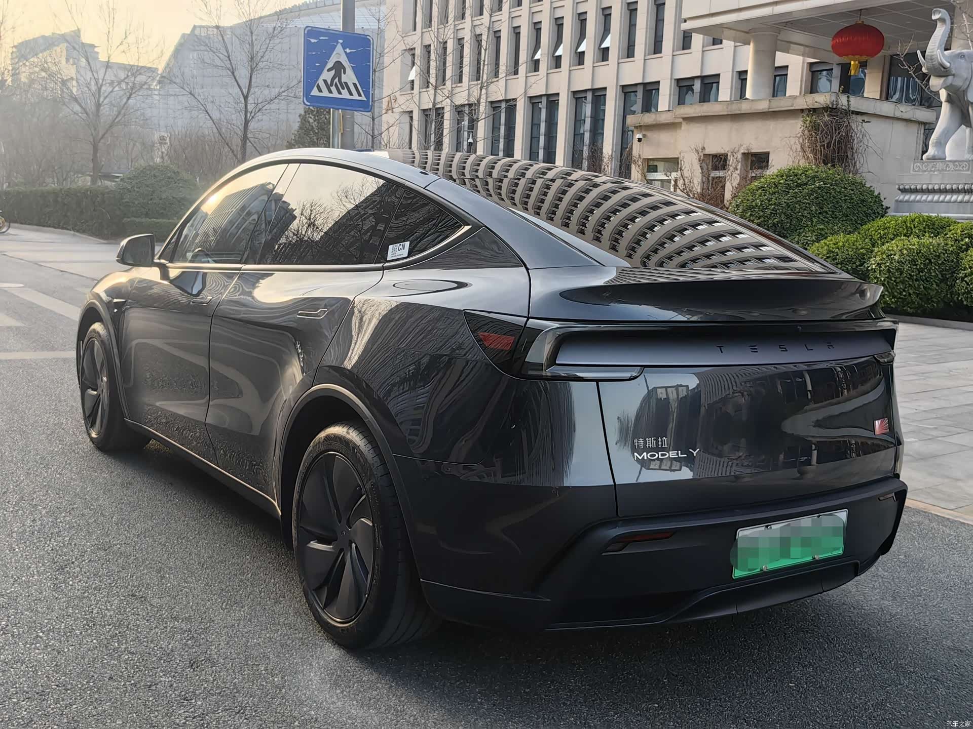 Tesla Model Y, 2025 2