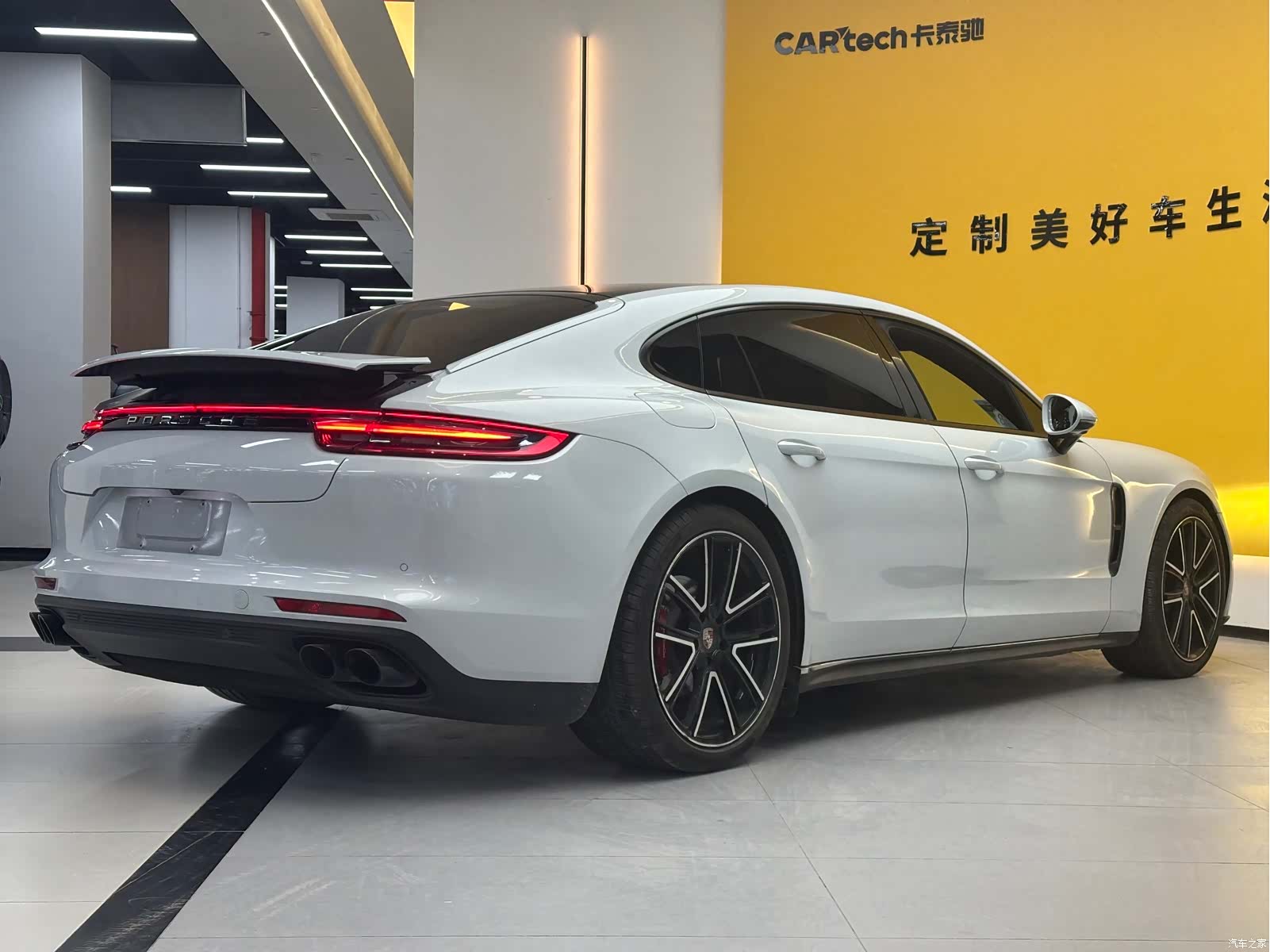 Porsche Panamera, 2018 все фото