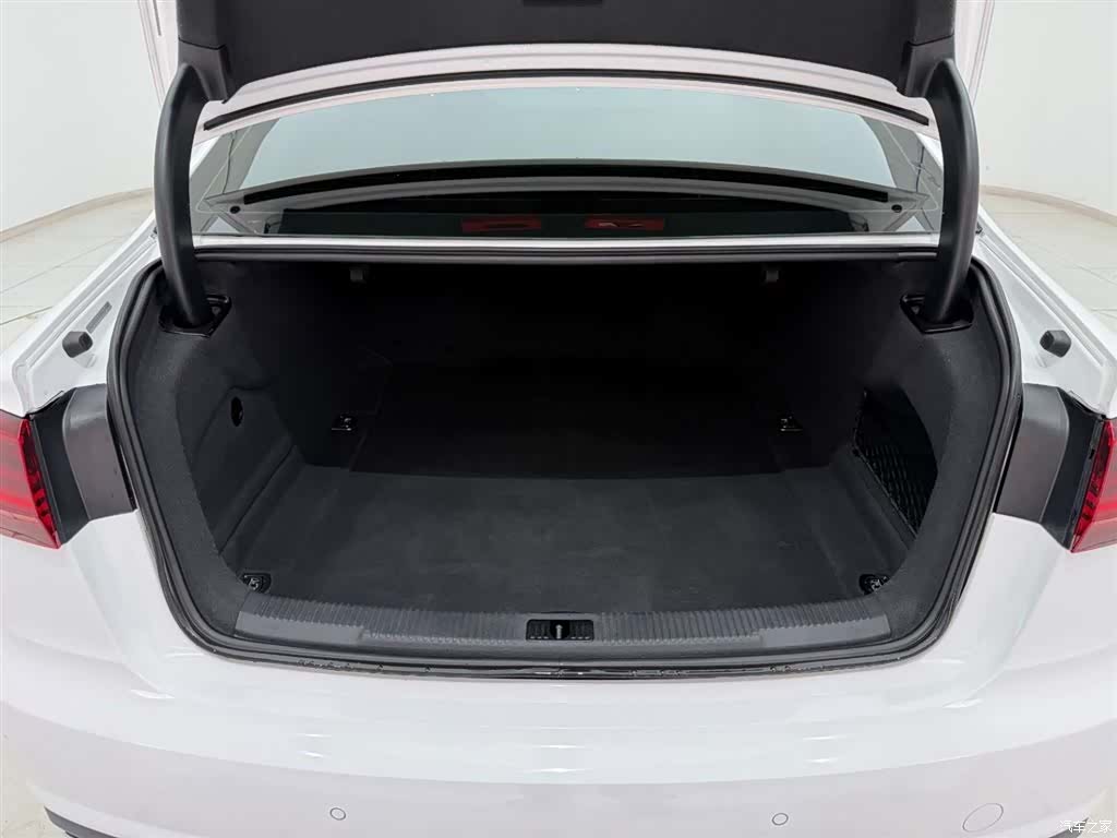Audi A6L, 2017 14