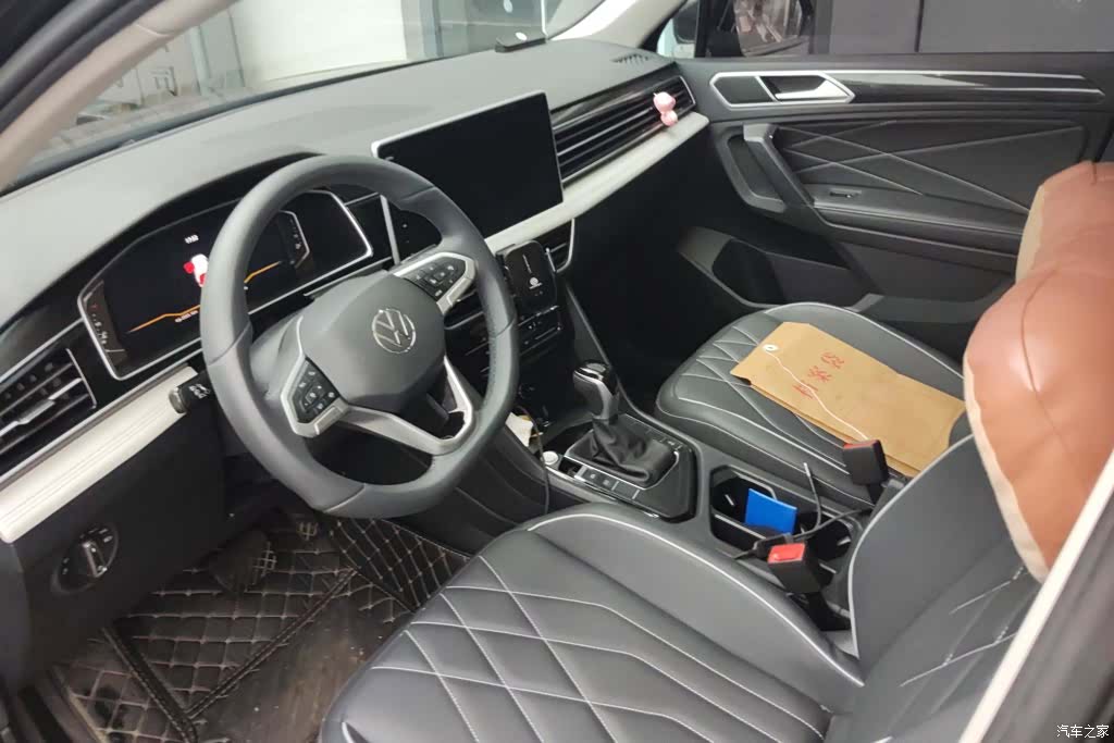 Volkswagen Tiguan L, 2024 12
