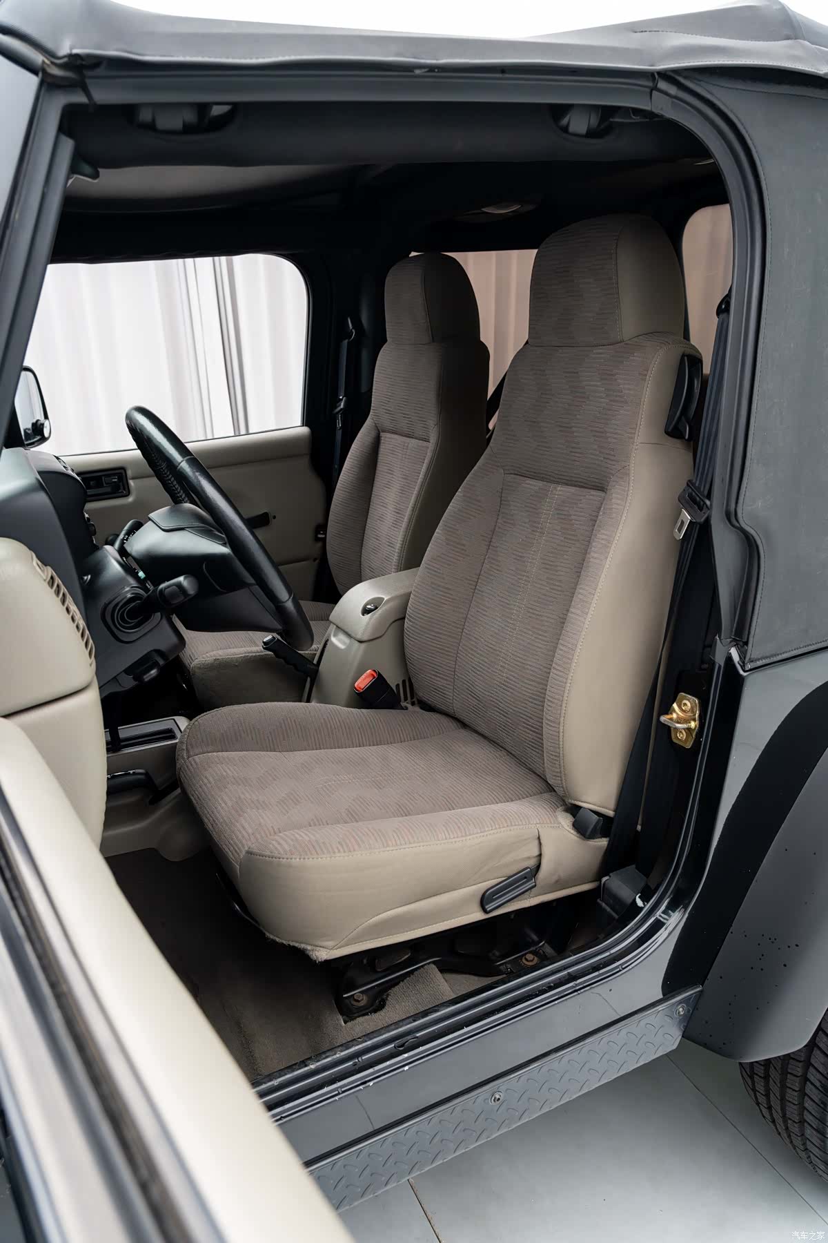 Jeep Wrangler, 2003 13