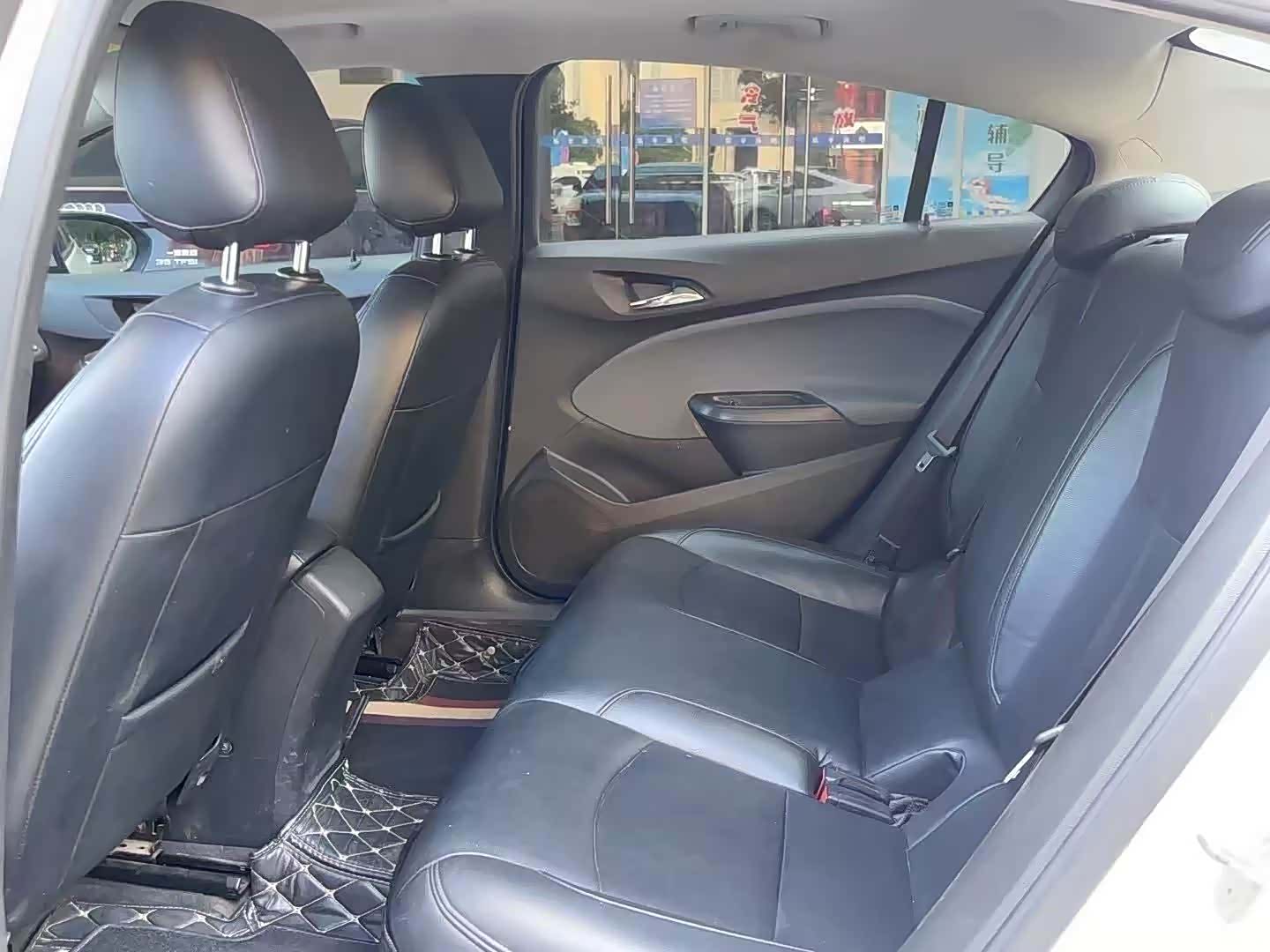 Chevrolet 320, 2017 8