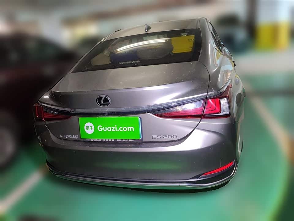 Lexus ES