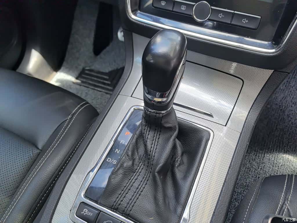 Roewe RX5, 2016 14