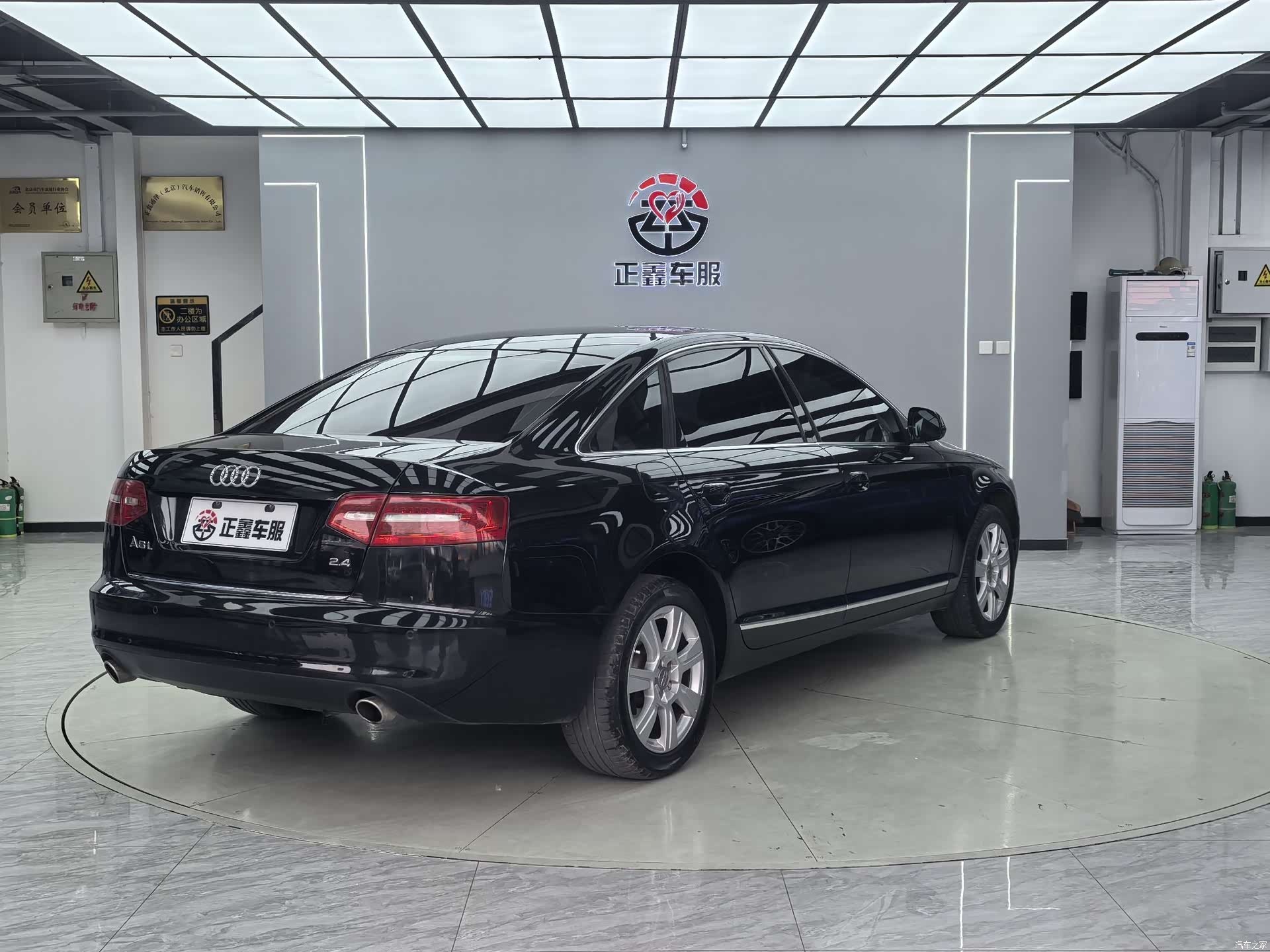 Audi A6L, 2011 16