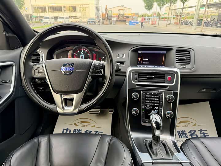 Volvo V60, 2014 года фото 14