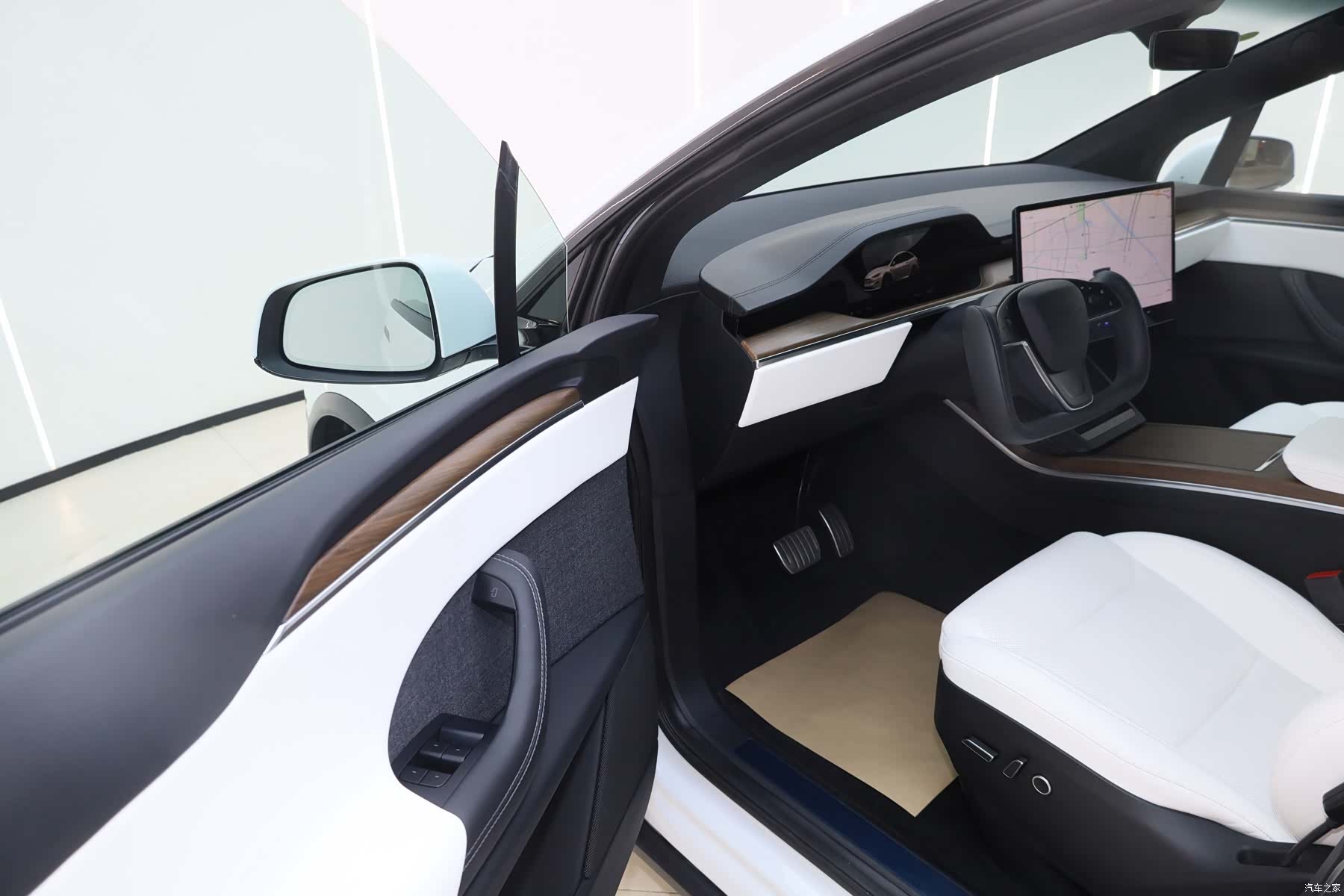 Tesla Model X, 2023 20