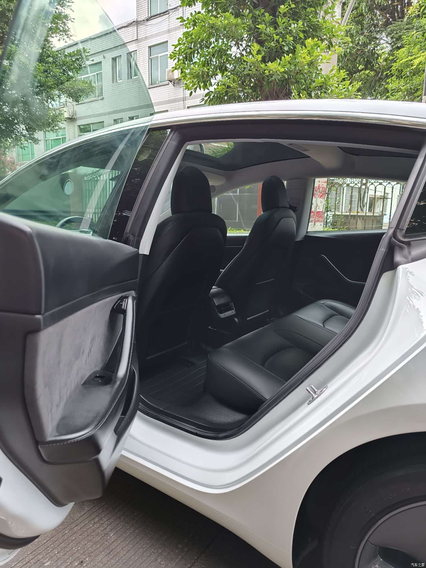 Tesla Model 3, 2020 все фото