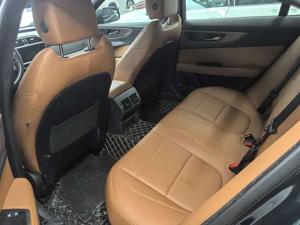 Jaguar XEL Jaguar XEL