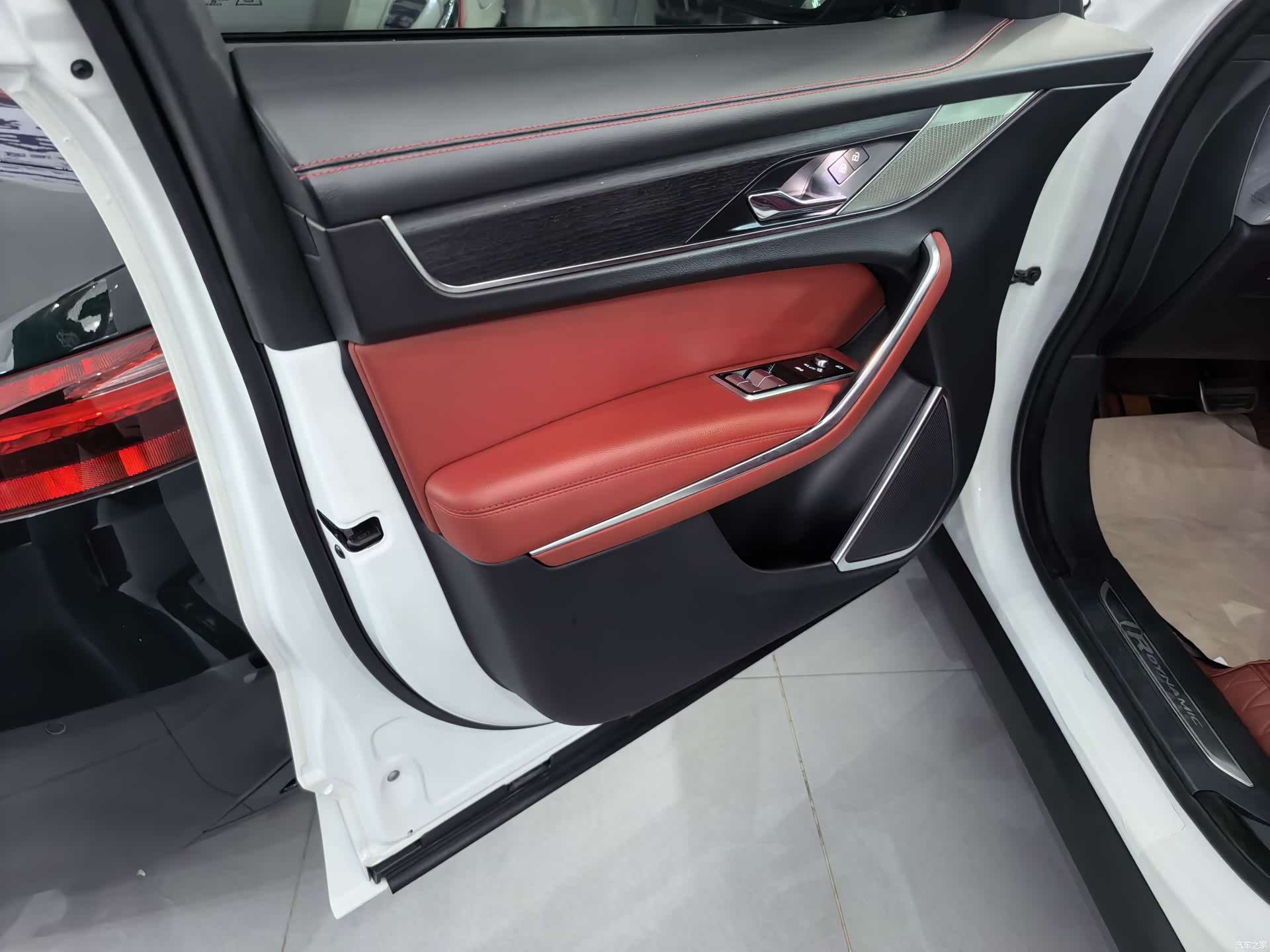 Jaguar F-PACE, 2023 7